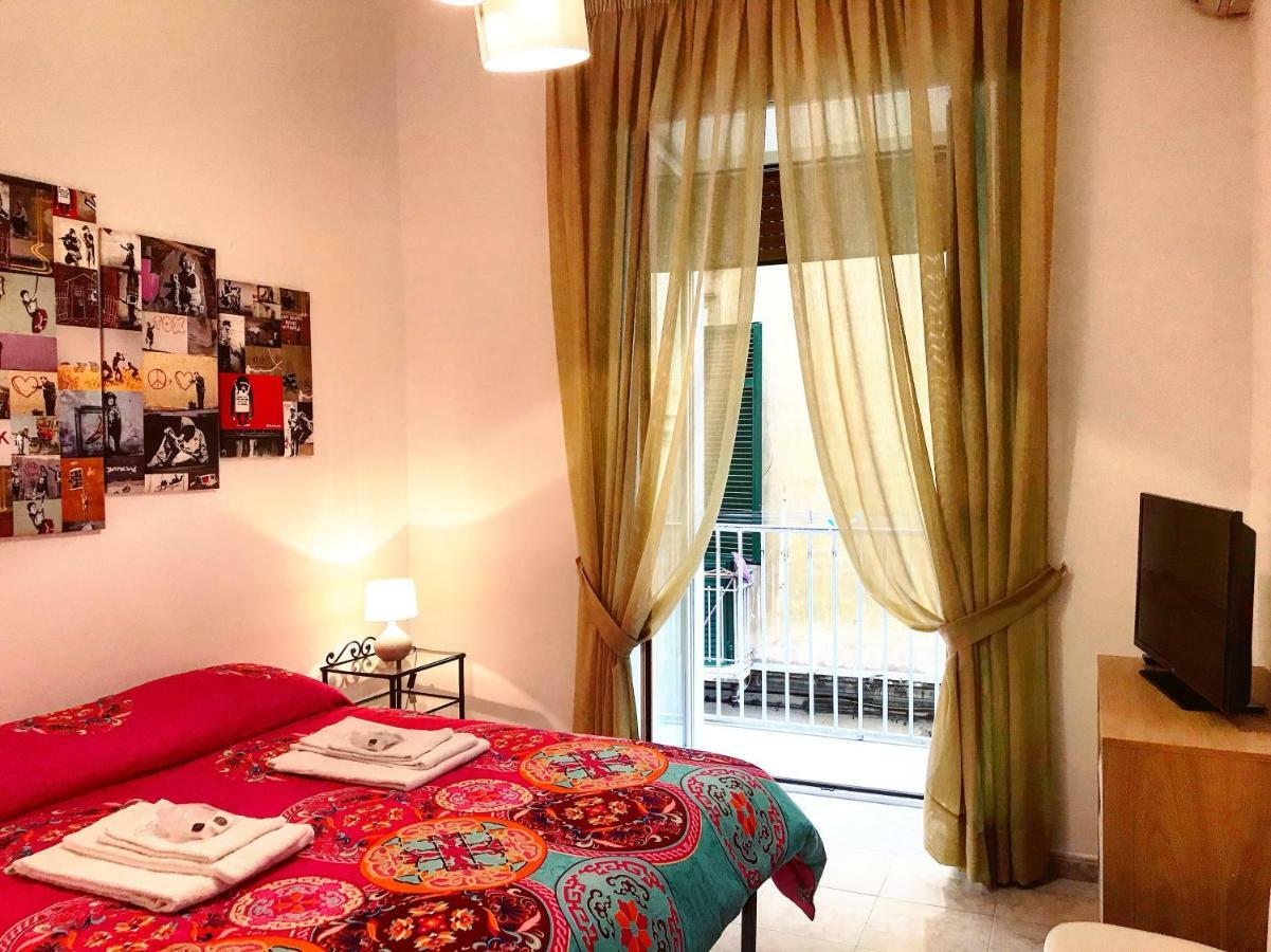 Casa G&G Pignasecca 2 Nel Cuore Di Napoli Exterior foto